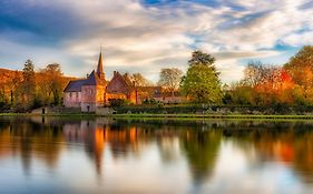 Maison Et Velos A Godinne Dans La Vallee De La Meuse
